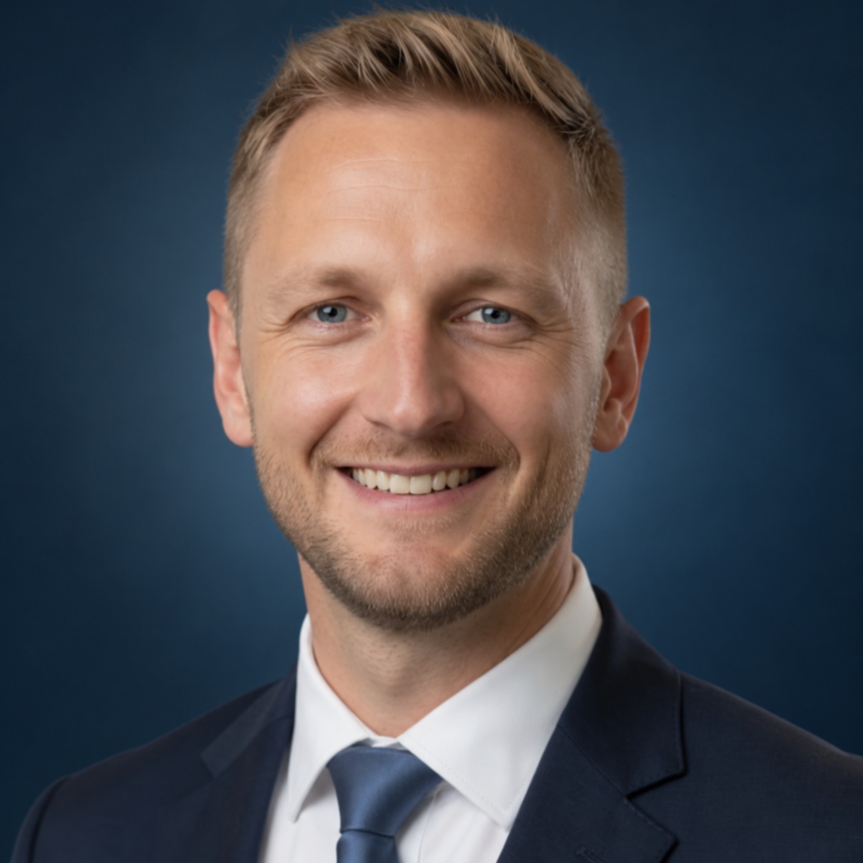Dr. Matthias Lindner